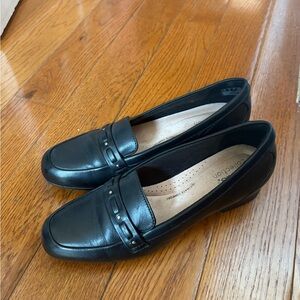 Clarks Black Leather Slip-On Loafers Juliet Bay WORN ONLY ONCE
